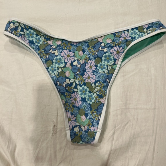 Aerie offline high cut bikini bottom large - Picture 3 of 3